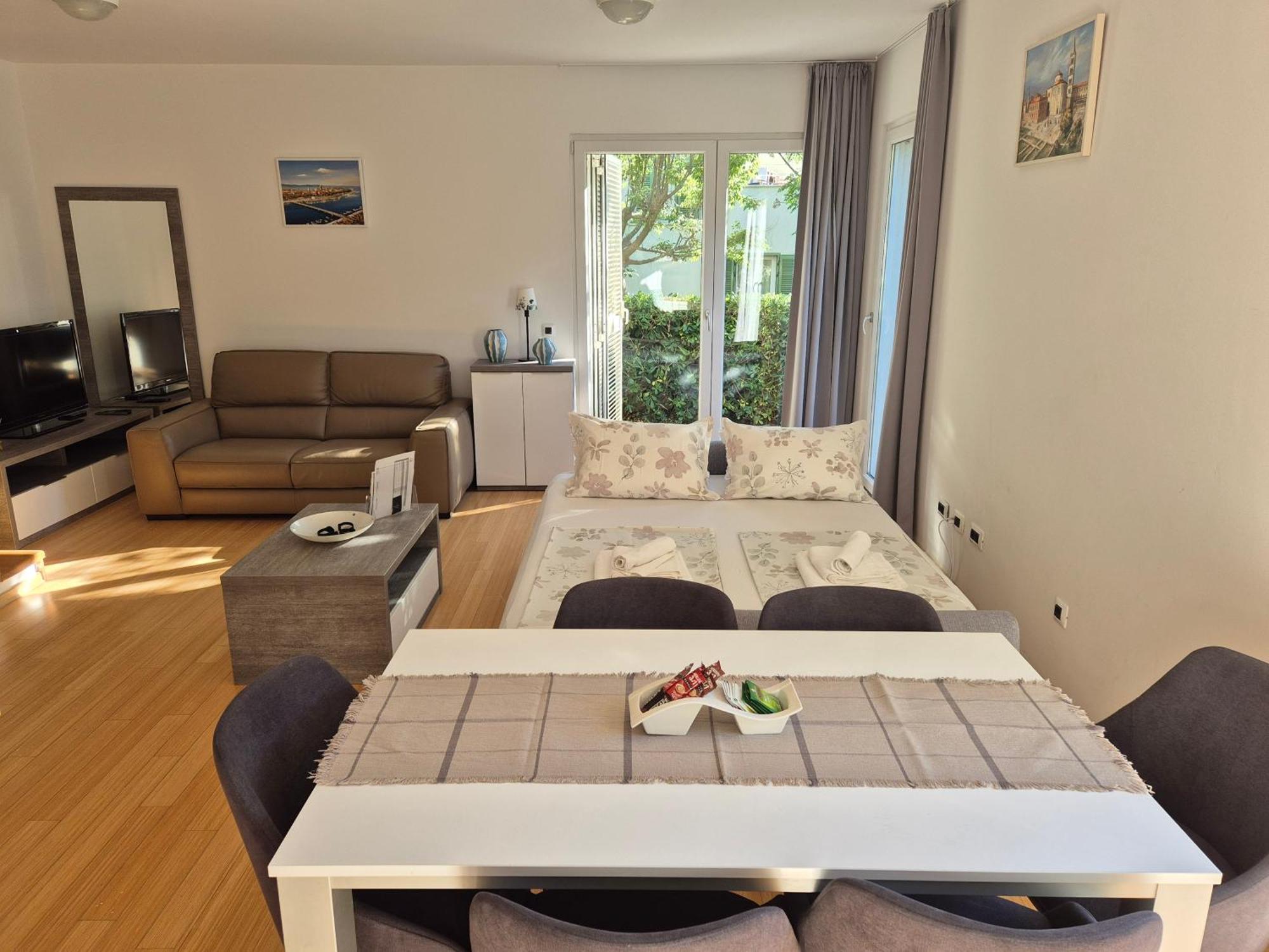 Luxury Two-Floor Apartment In Petrcane With Garden And Pool מראה חיצוני תמונה
